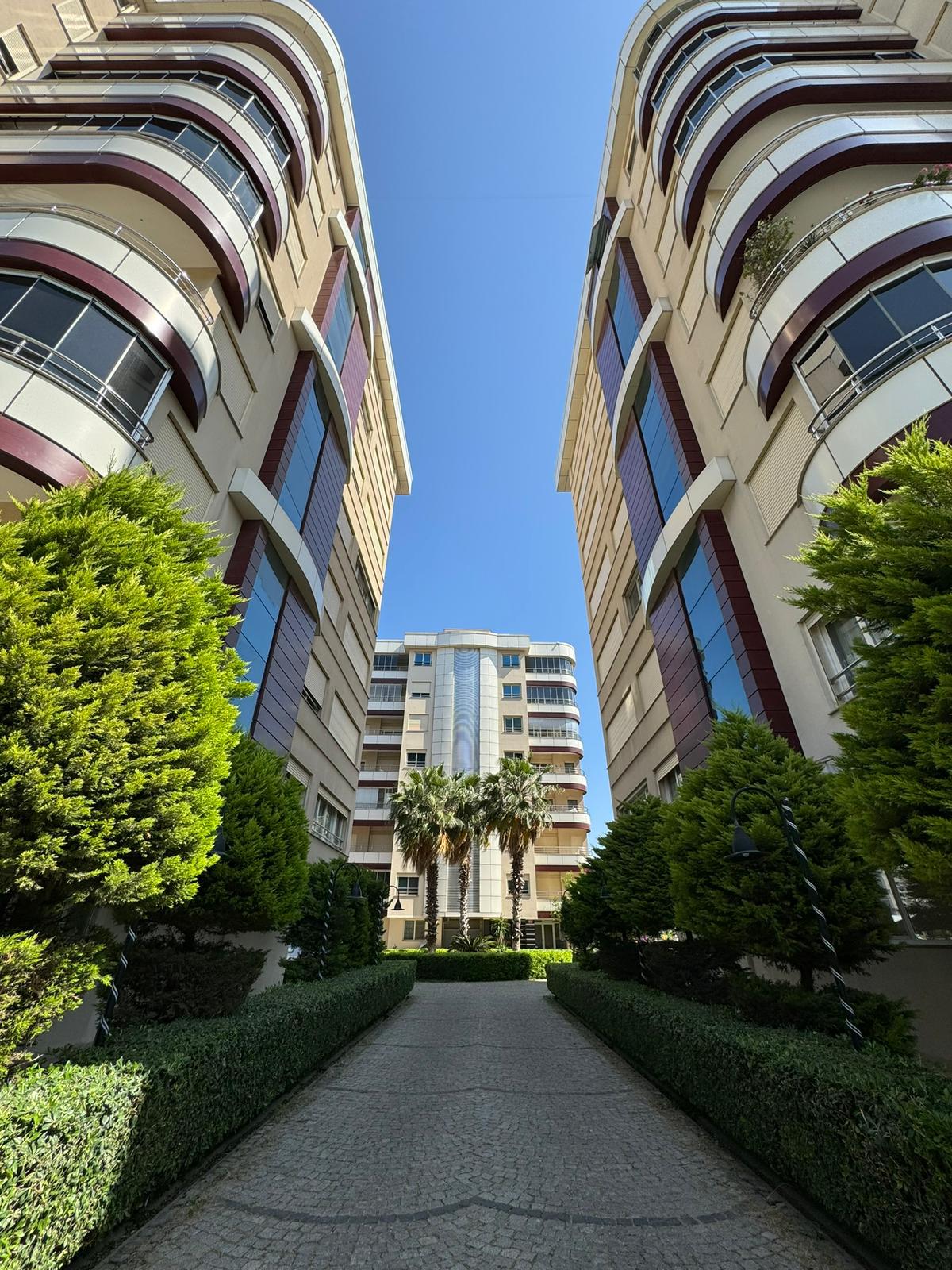 Bayraklı, İzmir - Bayram Aslan Sitesi görseli